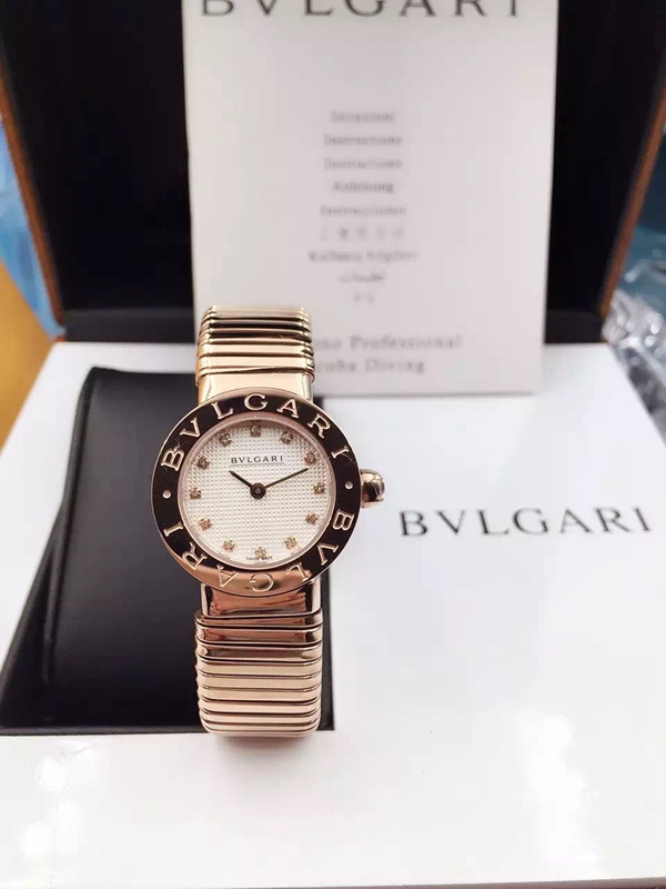 ブルガリ時計正面デザイン